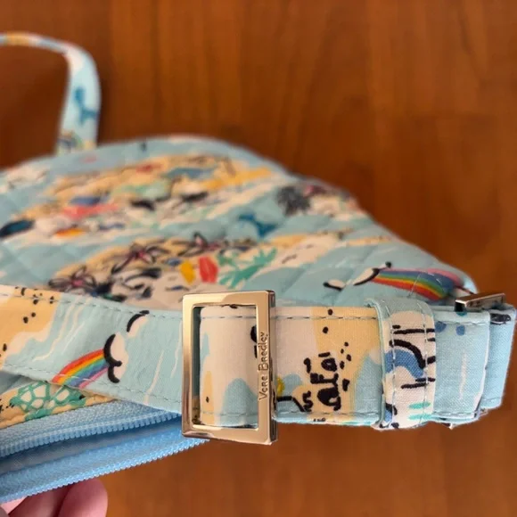 Vera Bradley Women’s Outlet Cotton Bucket Crossbody - Beach Treasures design - Picture 7 of 8